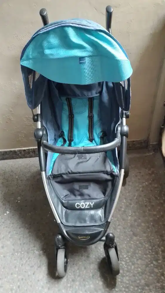 BABY STROLLER MERK BABYELLE