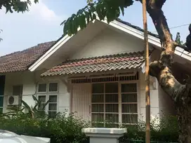 Dijual Rumah Asri di Kemang Prartama 1 Bekasi