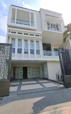 Rumah Baru 3.5 Lantai 11x17 Kelapa Gading Kirana hadap Selatan