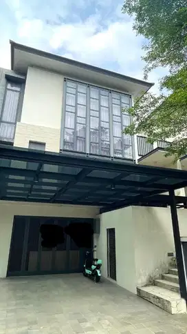 rumah mewah 3 lantai di kawasan SCBD nya BSD rapih dan nyaman