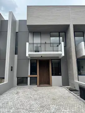 Rumah 2 Lantai Di Central Park MERR Surabaya Timur
