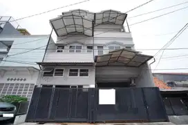 Rumah Strategis Dijual 8 menit ke Stasiun Grogol Harga Nego J-20874