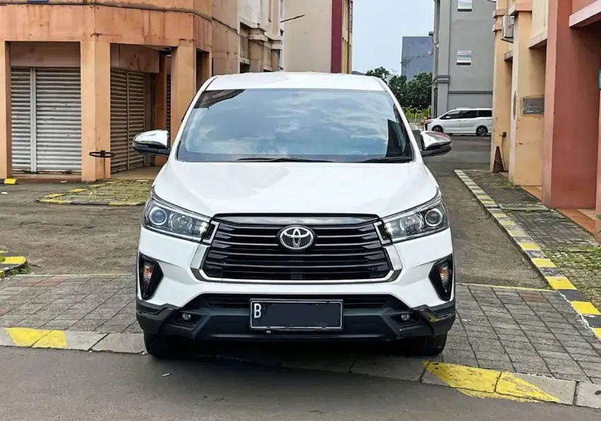 DP 28jt Venturer Matic 2021 Toyota New Innova 2.0 AT Bensin Putih
