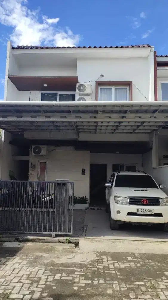 Disewakan kamar kost AC, Wifi, Swiming Pool.