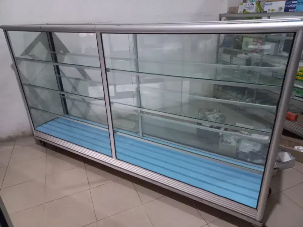 Dijual Etalase Bekas kondisi Masih Mulus