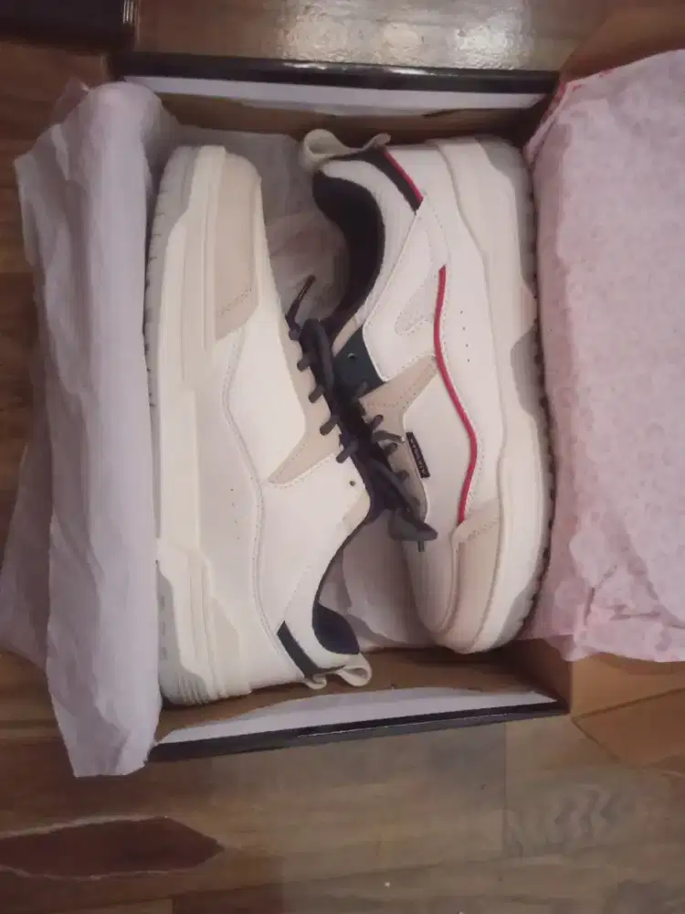 Sepatu AIRWALK KONDISI BARU