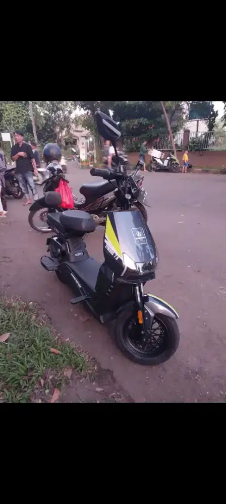 Sepeda listrik  pasific syncross 7.0