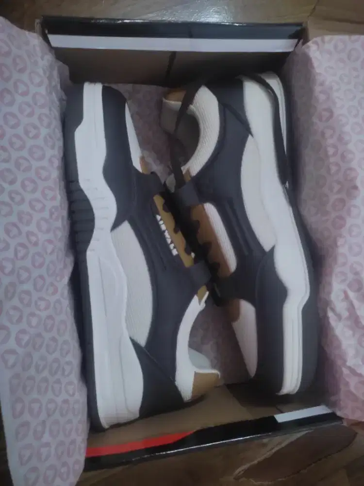 Sepatu AIRWALK KONDISI BARU Nomor 42