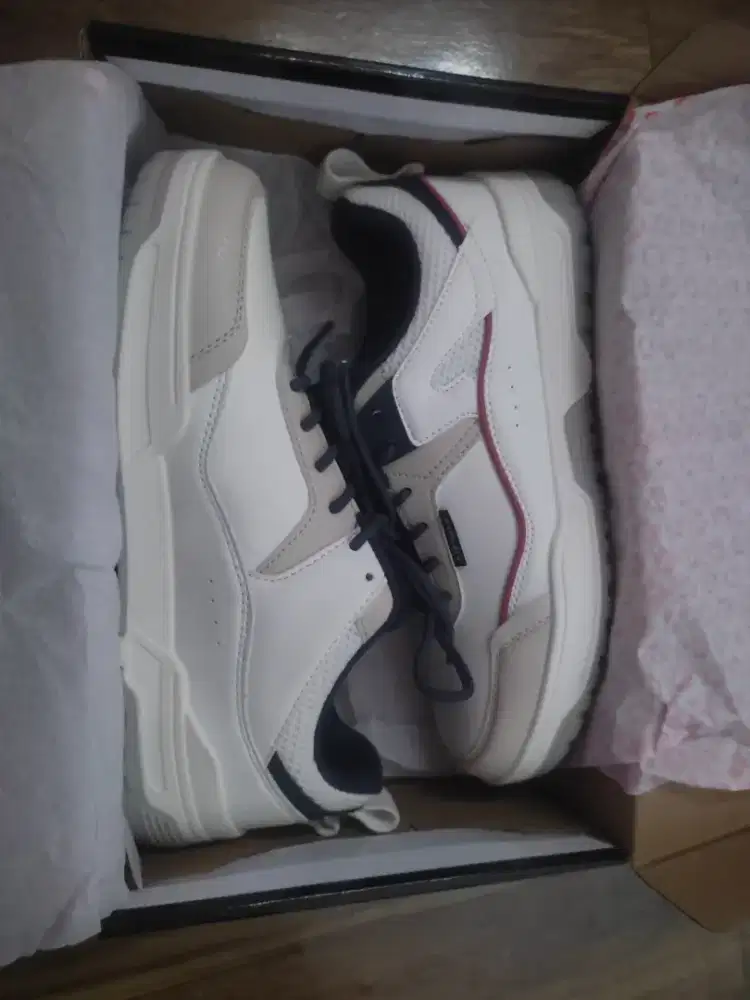 SEPATU AIRWALK NOMOR 42 KONDISI BARU