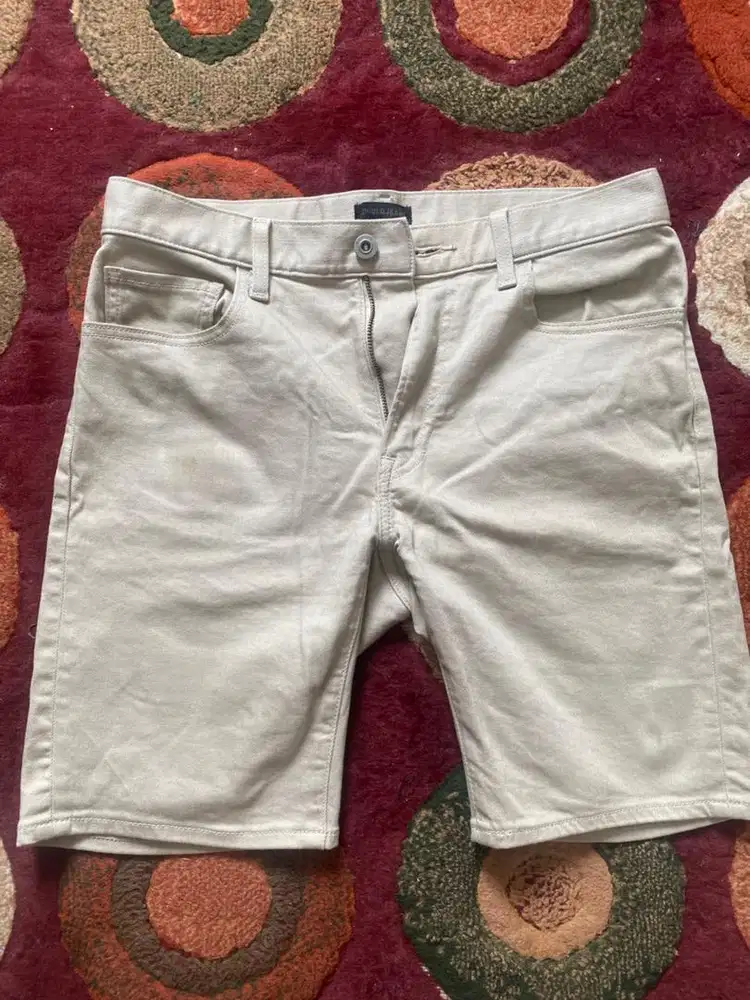 Celana jeans pendek original UNIQLO size S warna Khaki