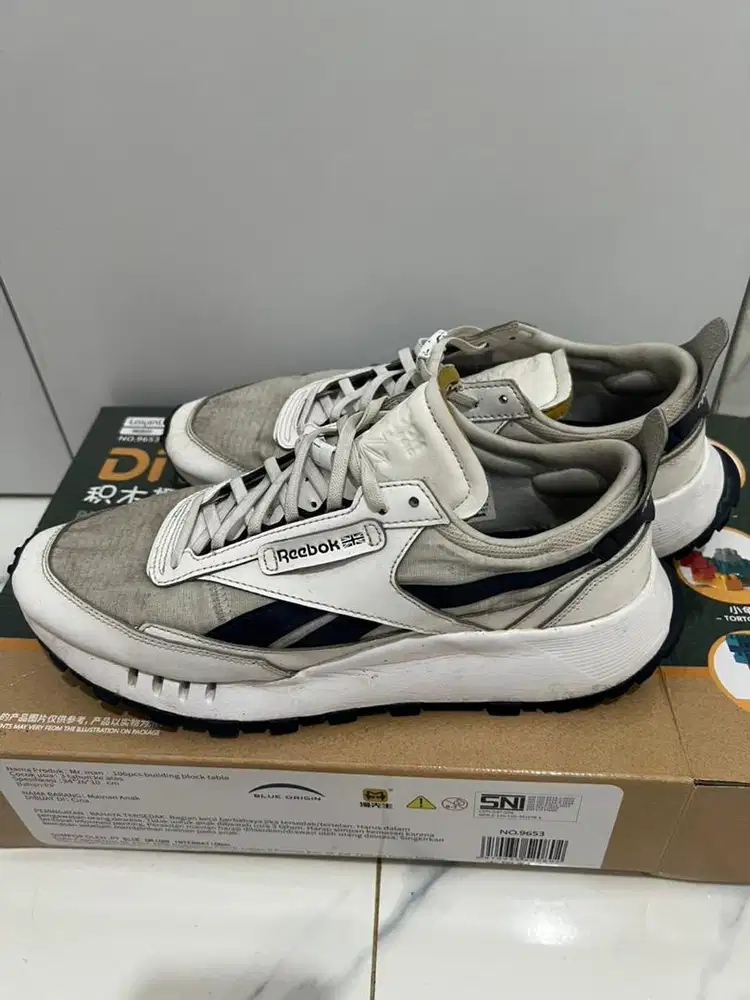 Reebok classic leather legacy size 43 original 100%