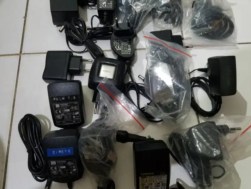 Aneka Macam Trafo/Adaptor,5Volt--40Volt,Harga murah 20rb-60rb/NET.