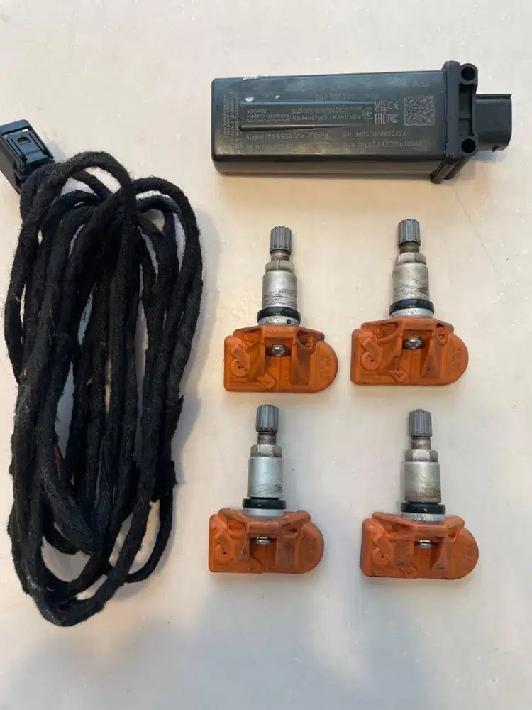 VW Tiguan Original TPMS Kit & Control Panel AC