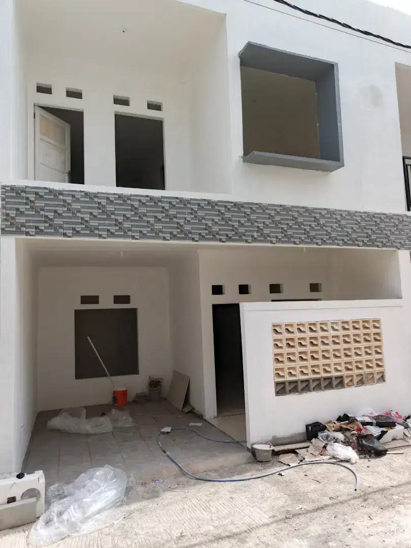 Dijual Rumah 2 Lantai Baru dekat Stasiun Klender Baru