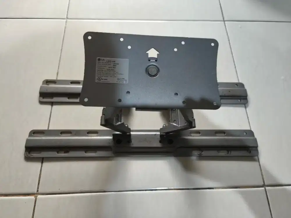 Braket TV pabrikan LG 32