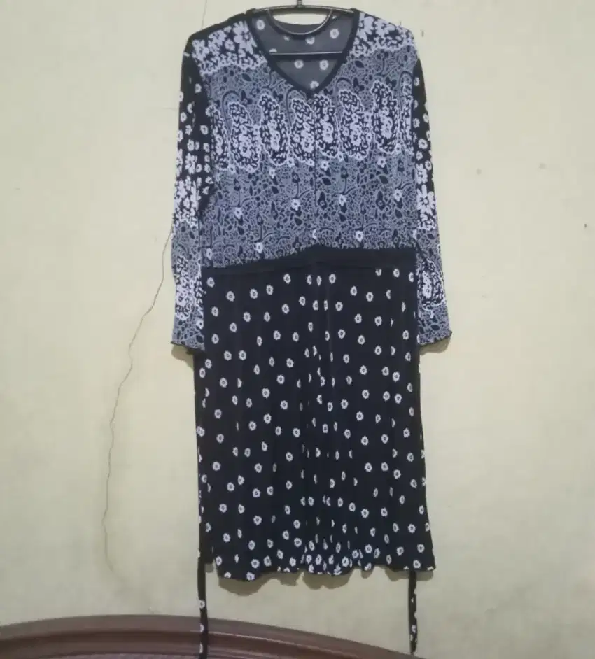 PRELOVED TUNIK SPANDEK HITAM PUTIH
