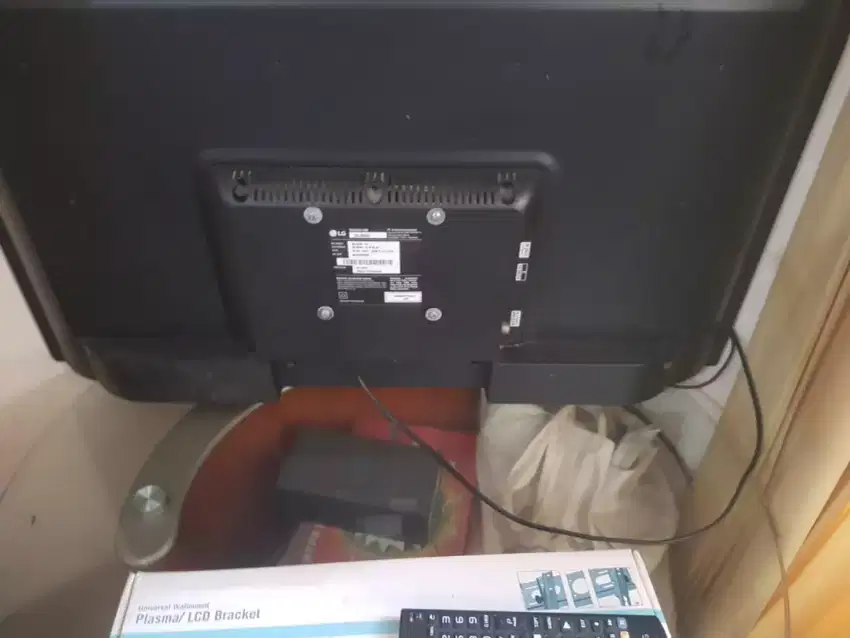 TV LED LG 32 inchi ( 32LJ500D) Bekas