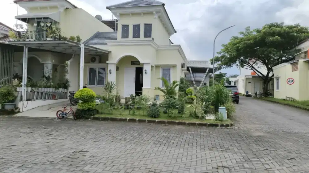 Dijual Segera Rumah posisi Strategis Utama ( Bisa TO )