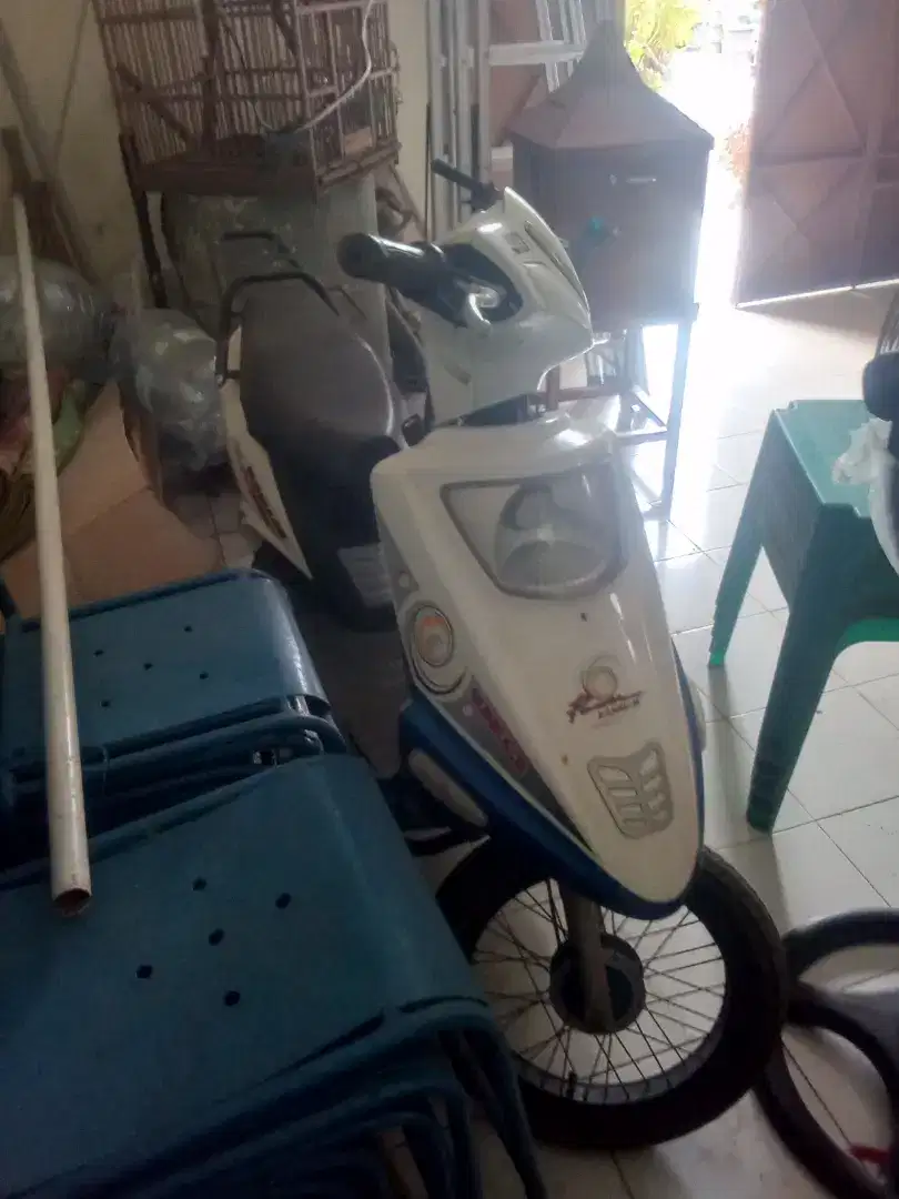 Sepeda motor listrik