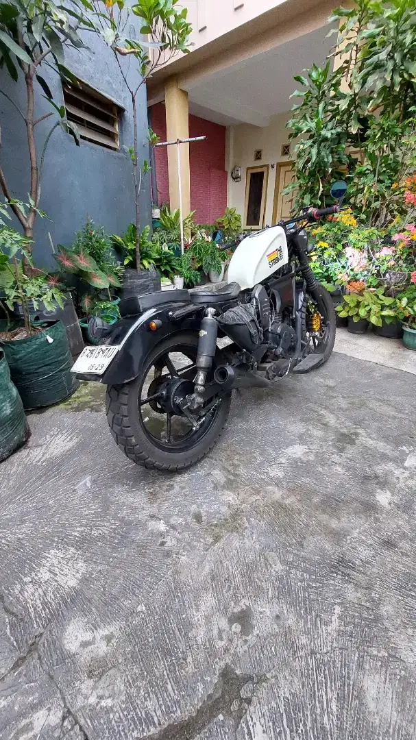 Motor Custom Byson 2014