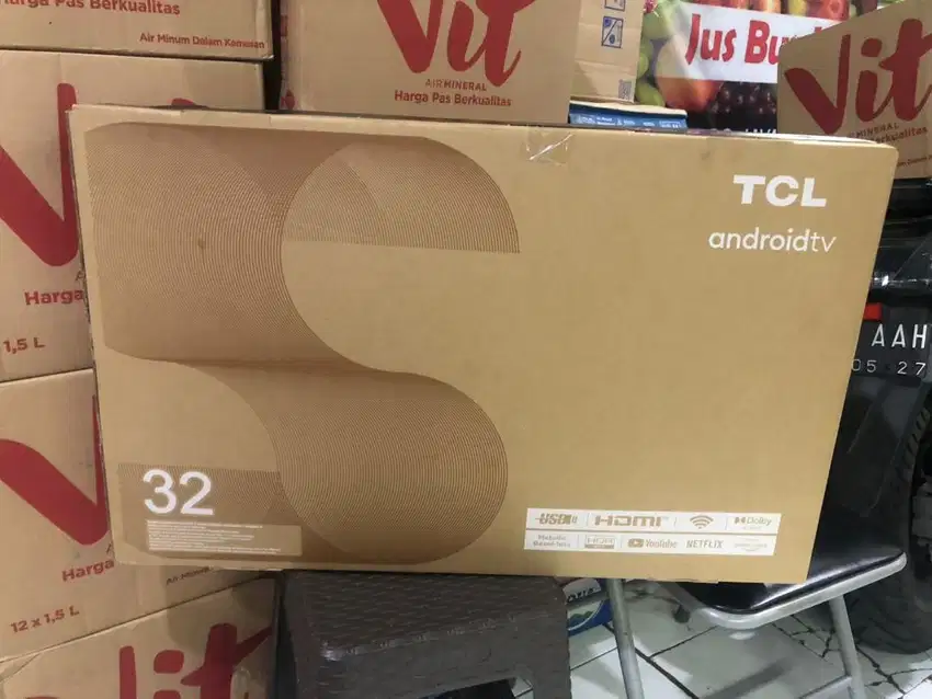 Tv android tcl 32 inchi mulus