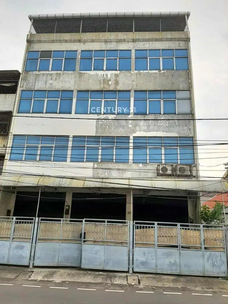 3 Ruko Gandeng Di Tambora Jakarta Barat