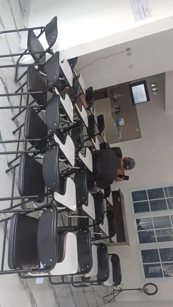 Kursi kuliah , kursi bimble , kursi kursus , kursi sekolah