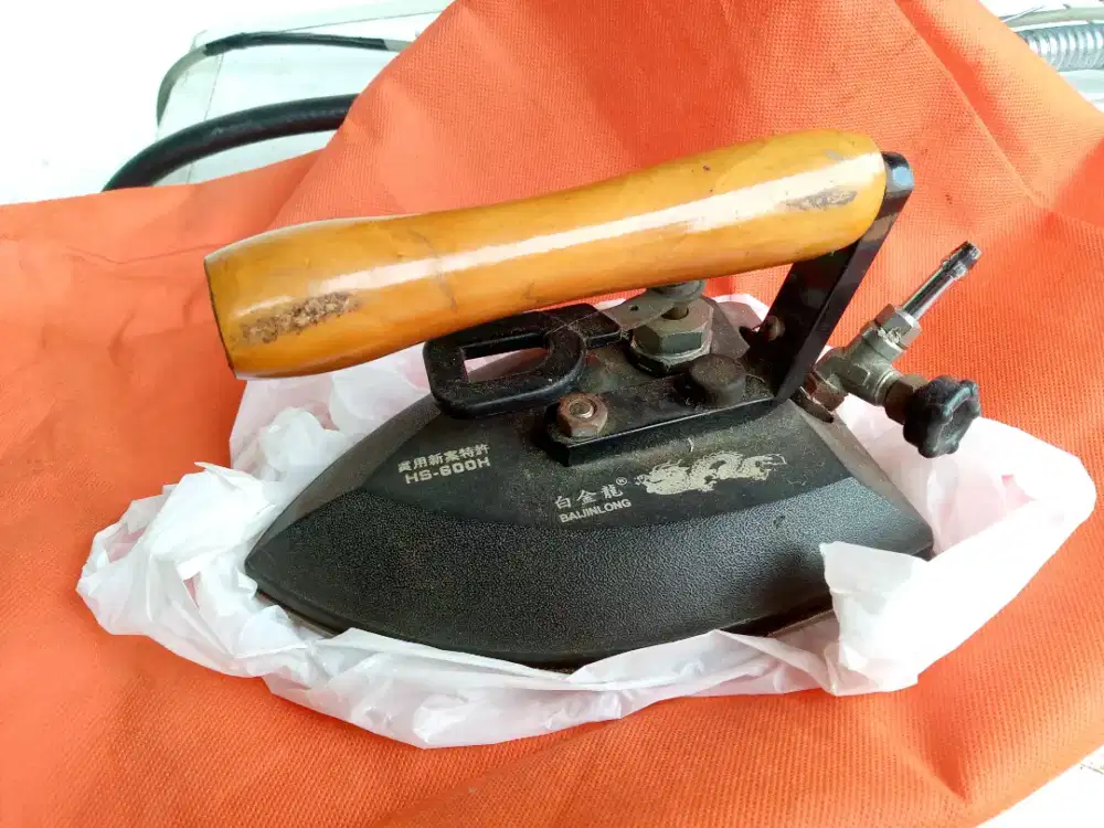 Kepala setrika uap boiler besi seken laundry