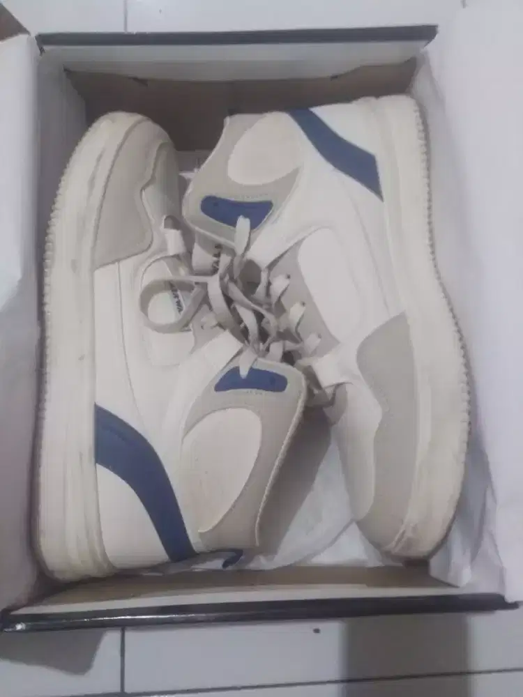 Airwalk size 43 insole 28.7cm, kondisi 99% baru dipake 1x