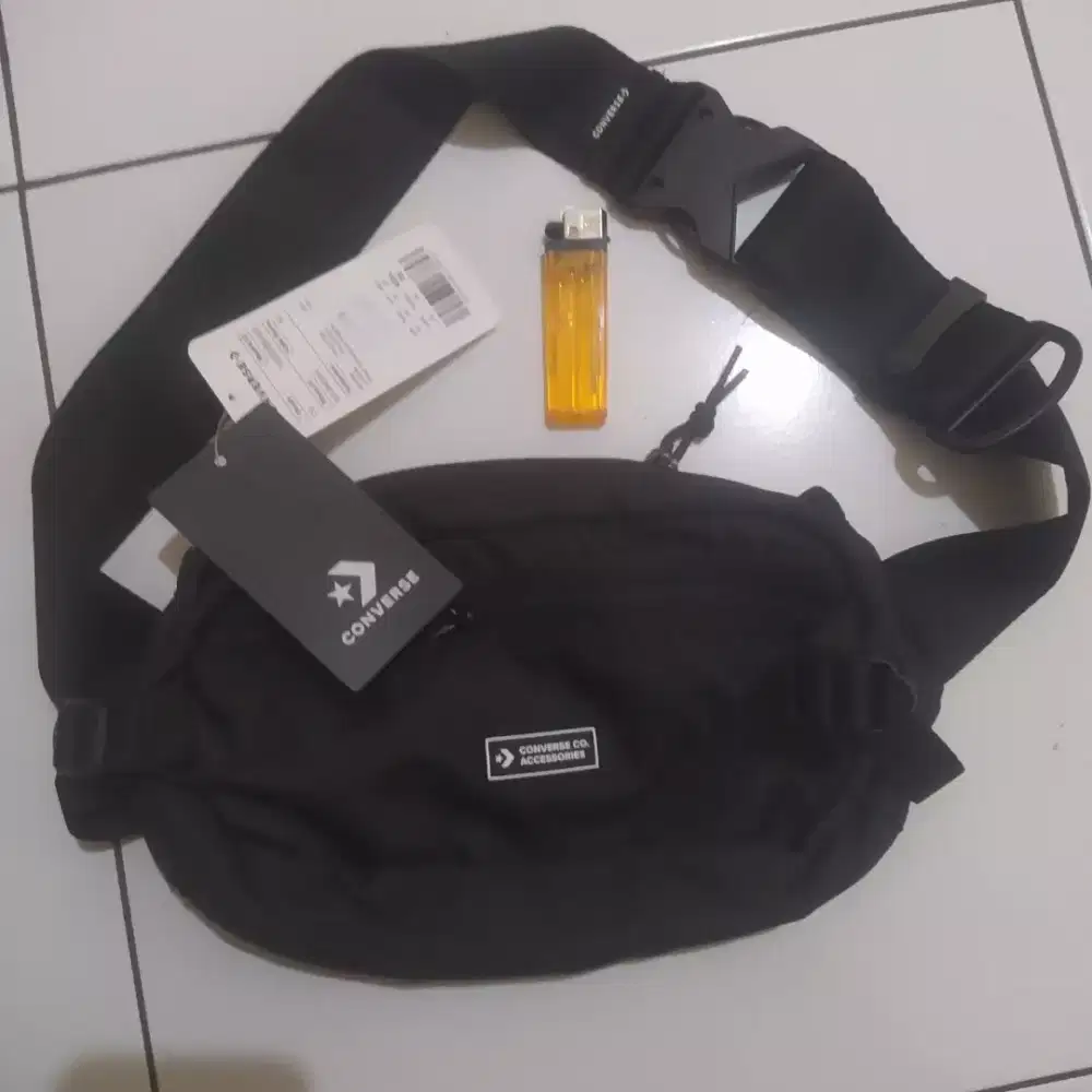 WAIST BAG|| Tas pinggang|| Tas Selempang CONVERSE Kondisi 99%