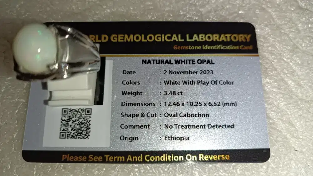 Cincin Natural White Opal Ethiopia 3.48 Ct Mewah Bermemo