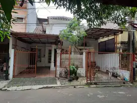 Dijual rumah siap huni, rapi di Taman Laguna Cibubur