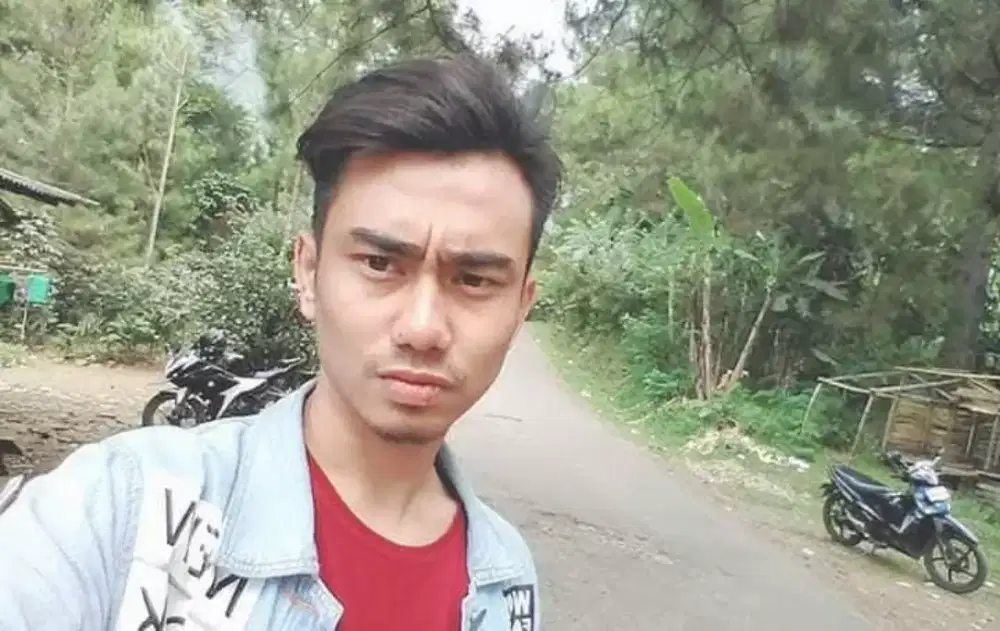 Saya mau kerja dimana saja terutama ada mess dapat makan n GAJI, THR