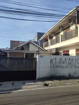 Jual murah rumah+kost bagus 2lt terisi full jln 2 mbl area kemayoran