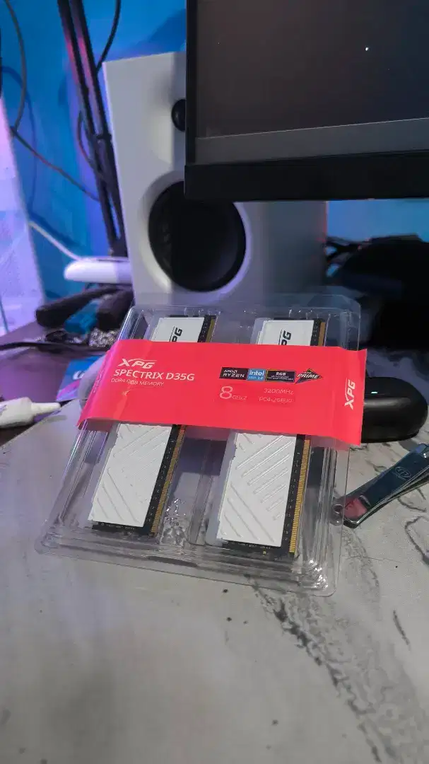 ADATA Spectrix (BEKAS) RAM 16GB DDR4 (2x8) 3200Mhz - Putih