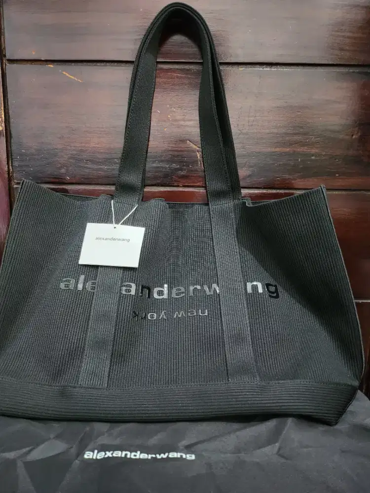 Alexander Wang
Ryan Rib Knit Tote Bag