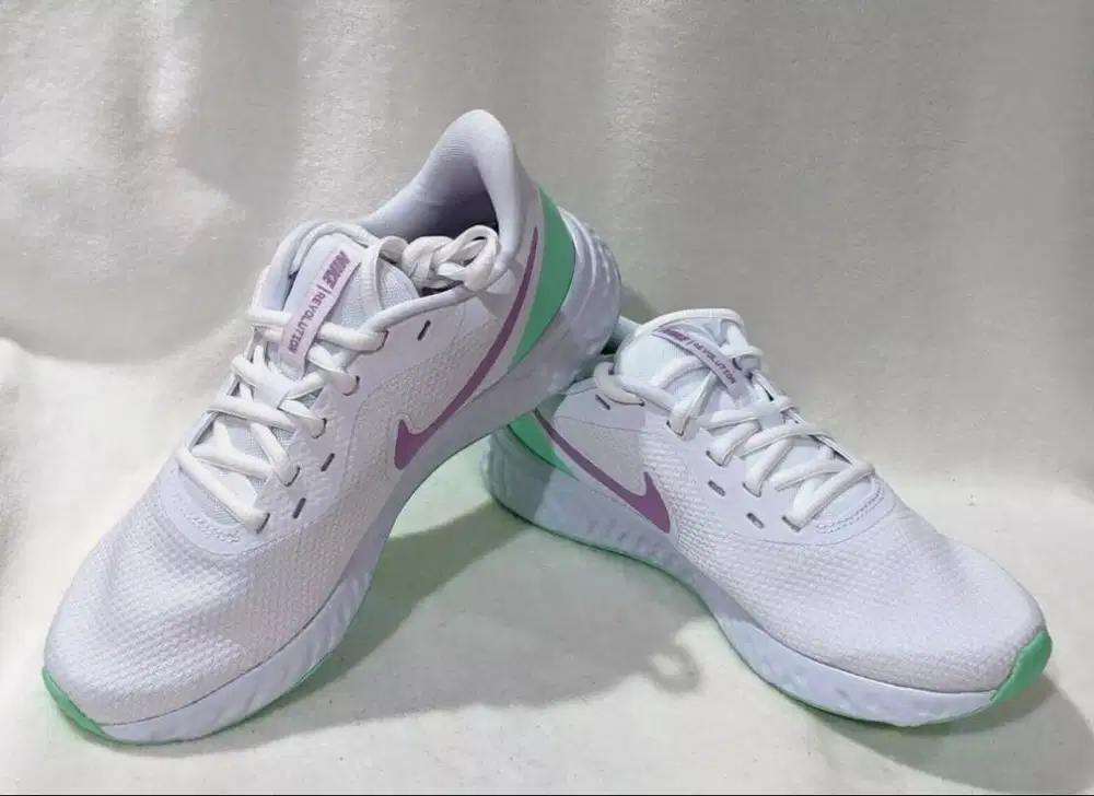 Nike Revolution 5 Authentic 'White Green Glow Violet' (Women) - Prelov