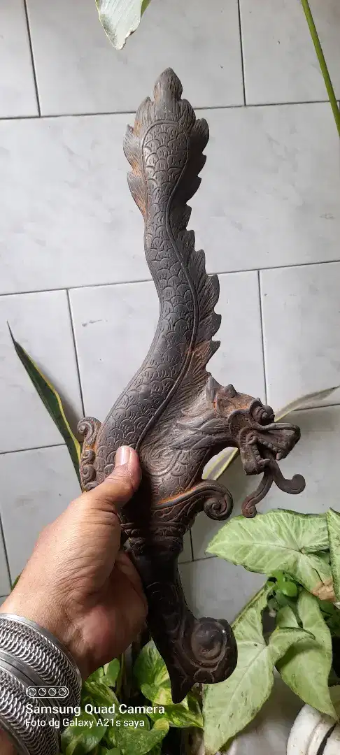 Pataka naga perunggu