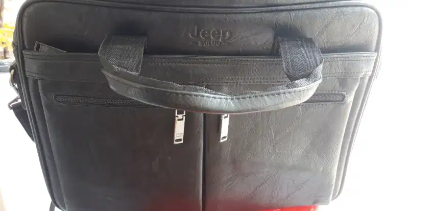 Tas kerja laki laki dewasa