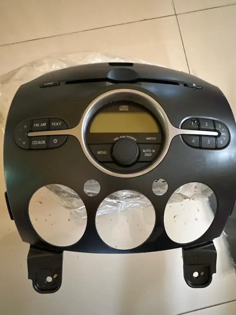 Audio bawaan mazda 2 original