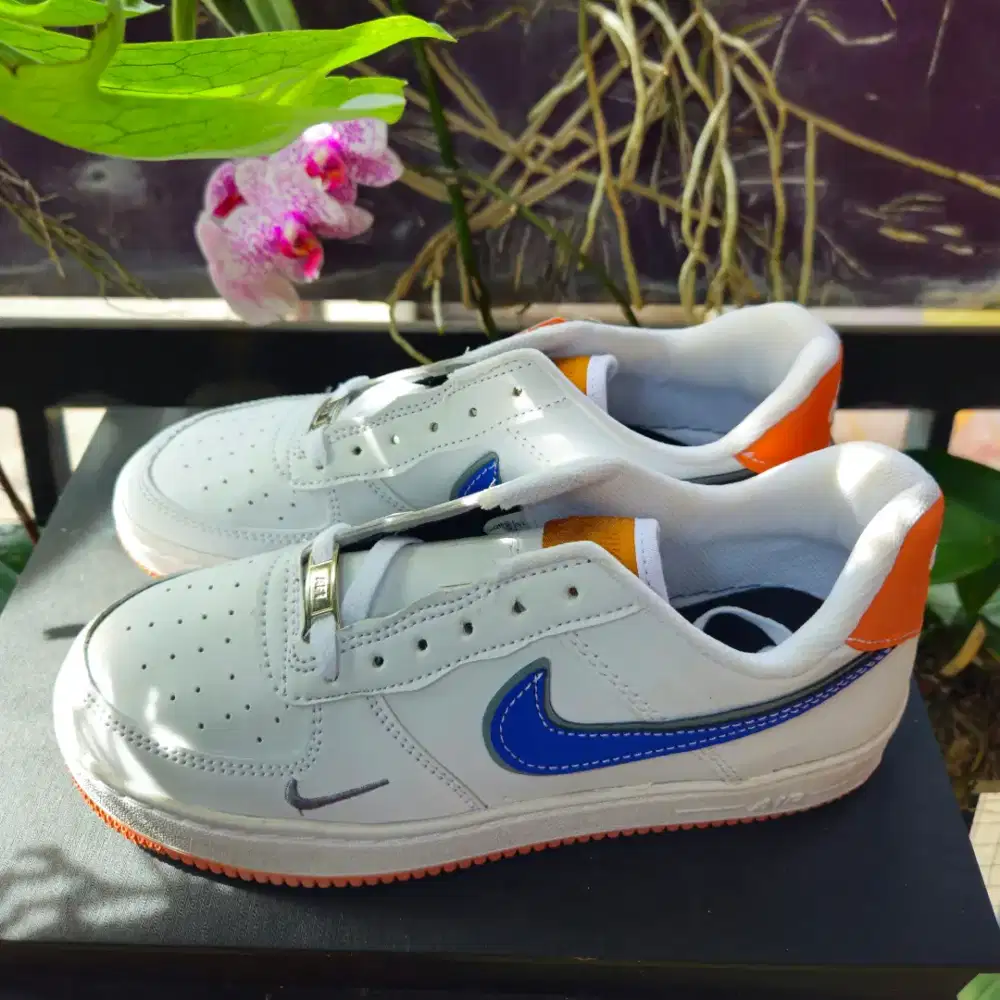 NIKE AIR FORCE ONE SIZE 42