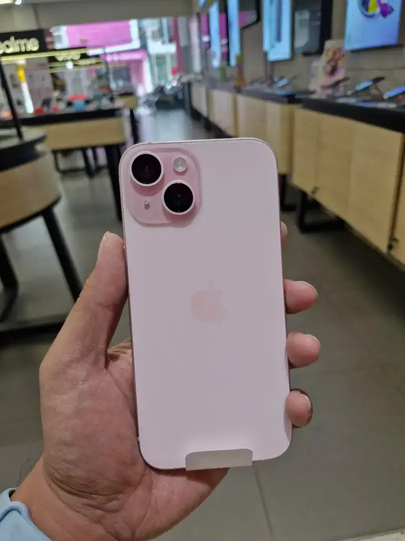 IPhone 15 128 Black & Pink Garansi IBOX New Segel