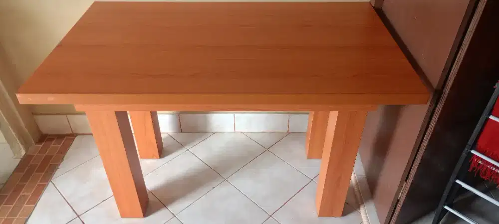 Meja makan blender microwave