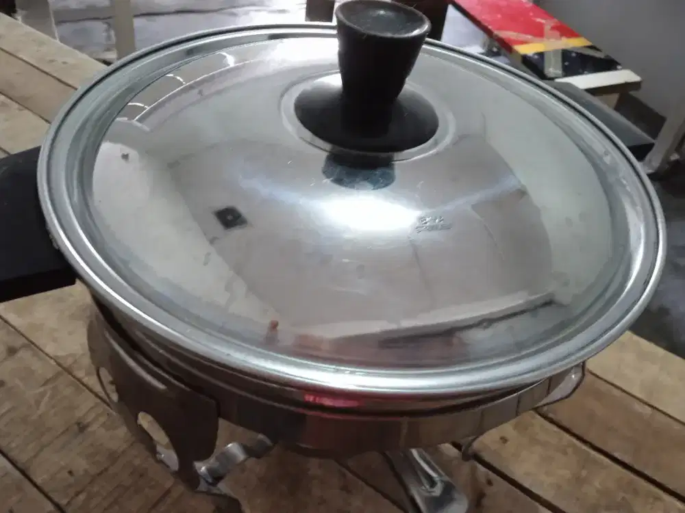 Panci perlengkapan pesta