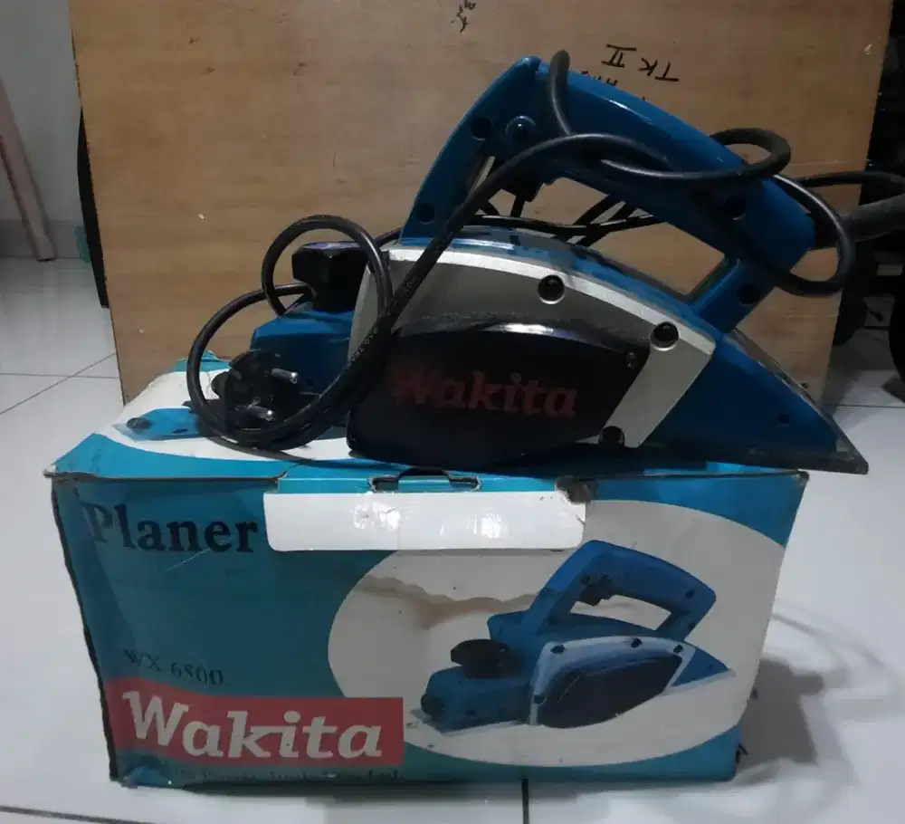 Mesin ketam kayu wakita