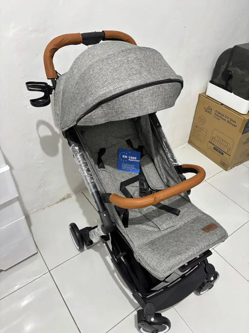 Babydoes Esmio Gold Stroler Baby
