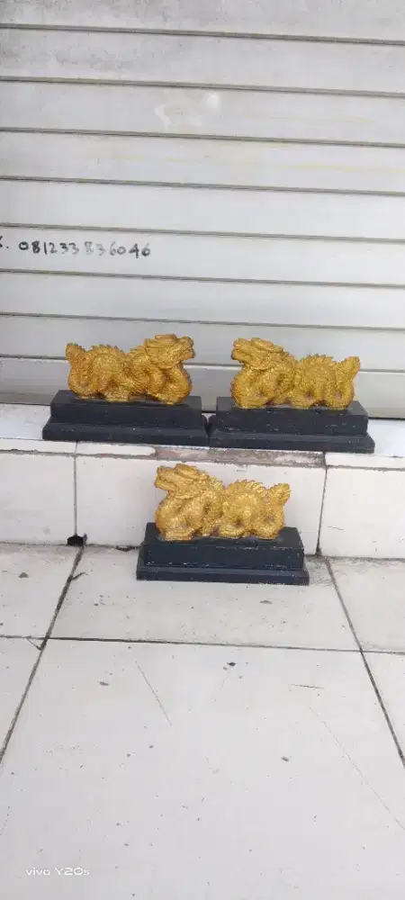 Borongan pajangan naga