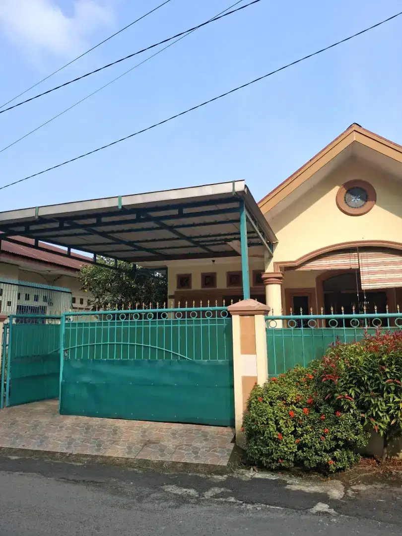Disewakan: Rumah tinggal untuk keluarga (Rp35 Jt/ tahun Nego)