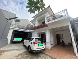 Rumah siap huni pojok 4kt 4km furnis cibubur depan tranmart