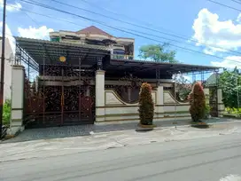 rumah mewah semi furnish siap huni dekat kota sukoharjo